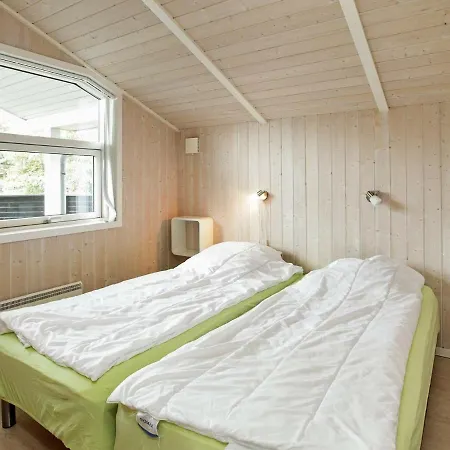 Three-bedroom Holiday In 30 Holiday home