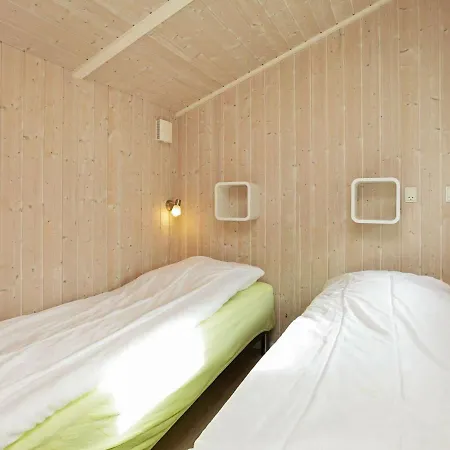 Three-bedroom Holiday In 30 Holiday home *