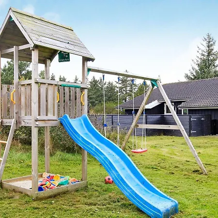 Three-bedroom Holiday In 30 Holiday home Blavand
