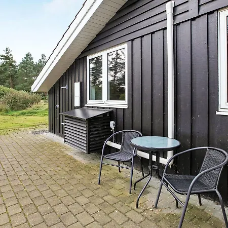 Holiday home Three-bedroom Holiday In 30 *