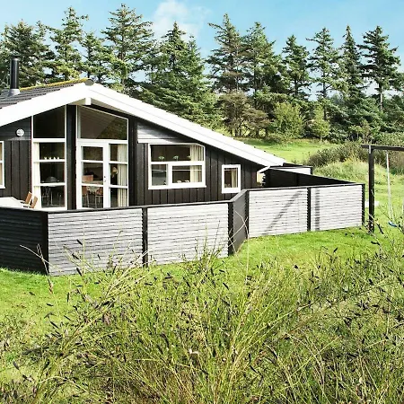 Three-bedroom Holiday In 30 Holiday home